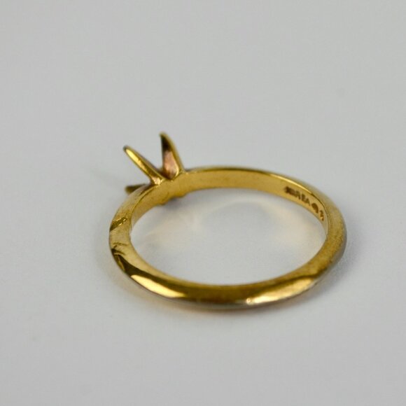 Empty Gold Toned Ring with Damage Korea B C - Picture 3 of 5